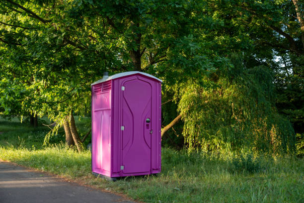 Porta potty delivery and setup in Inglewood, CA